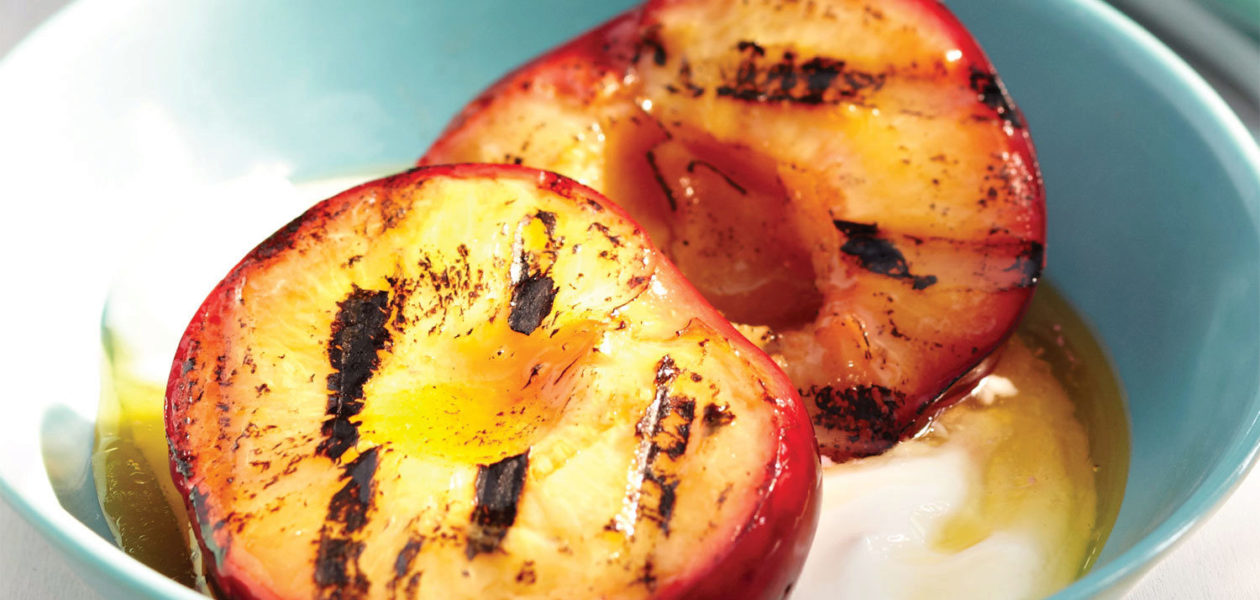 Grilled Plums with Yogourt & Spiced Maple Syrup
